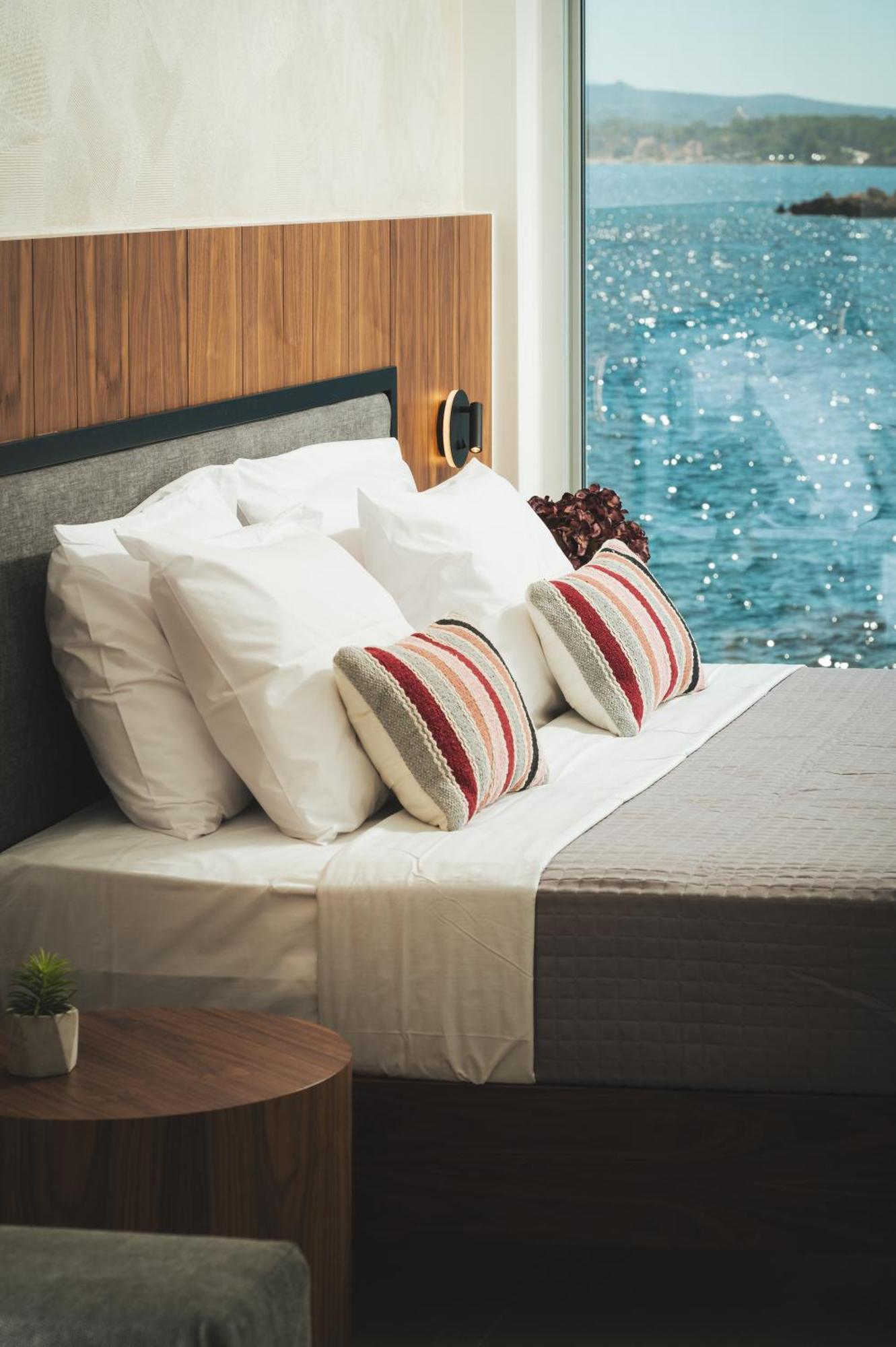Elia Sea Suites Chrissi Akti Chania Exterior foto
