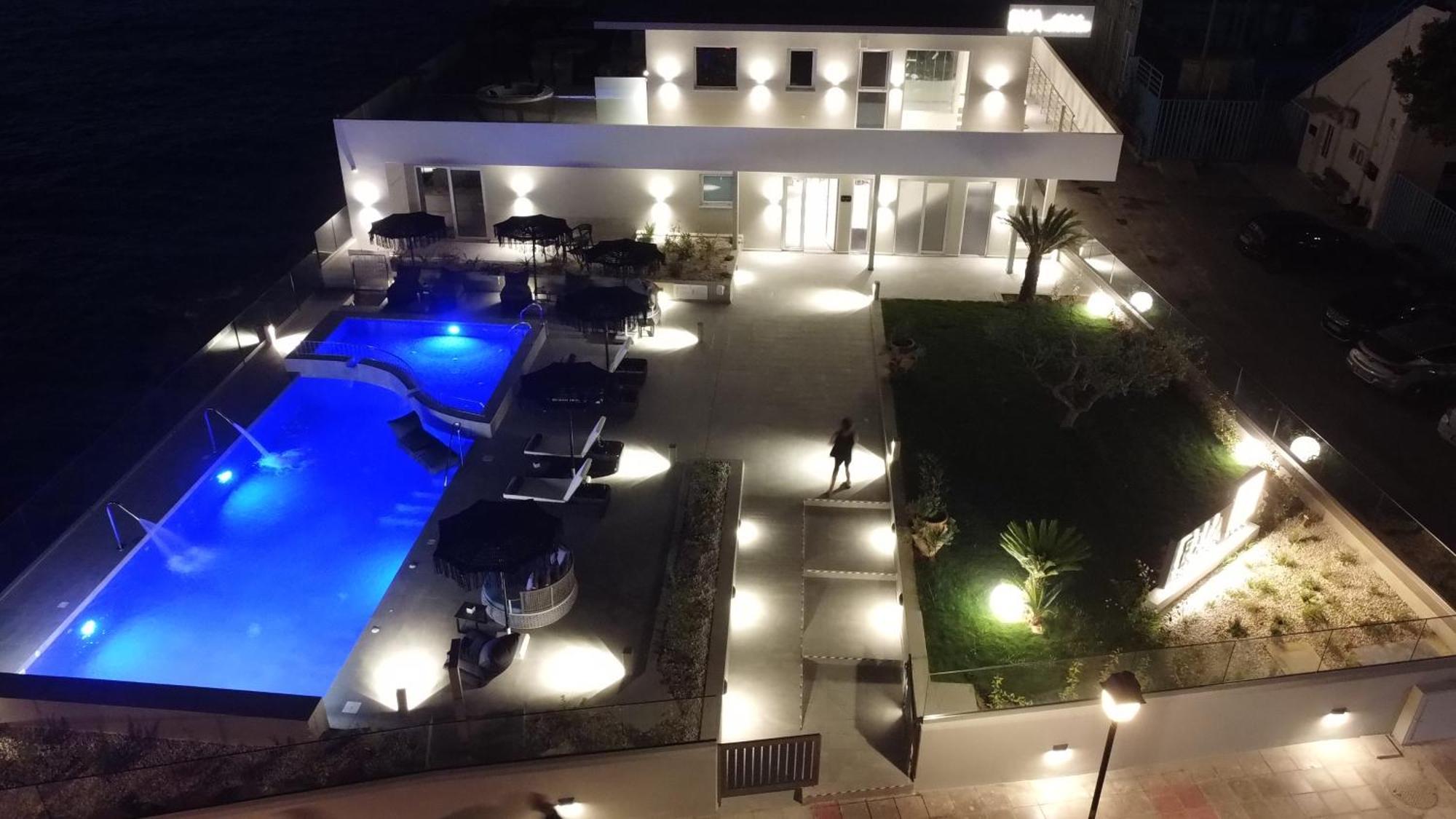 Elia Sea Suites Chrissi Akti Chania Exterior foto